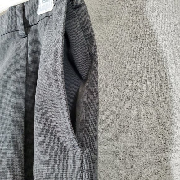 Croft & Barrow Pleated Comfort Waist Gray Mini Hounds Tooth 33"/30" - Picture 6 of 13